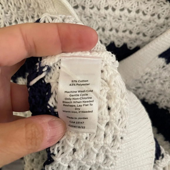 Women’s Talbots navy/white striped v-neck sweater Medium - Picture 3 of 3